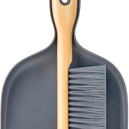 Dustpan + brush 