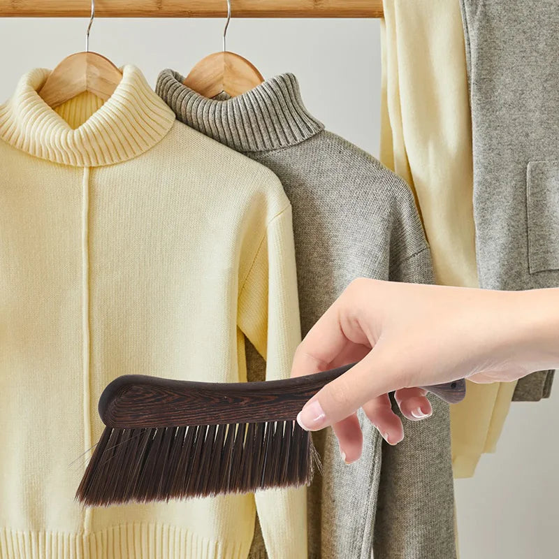 Soft bristle anti-static household cleaning broom with long handle, bedroom brush on the bed, carpet magic tool, dust removal