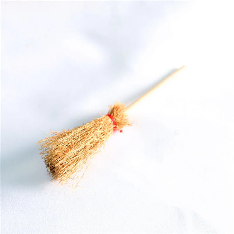 1/6pcs Mini Broom Witch Straw Brooms DIY Hanging Ornaments for Halloween Party Decoration Costume Props Dollhouse Accessories