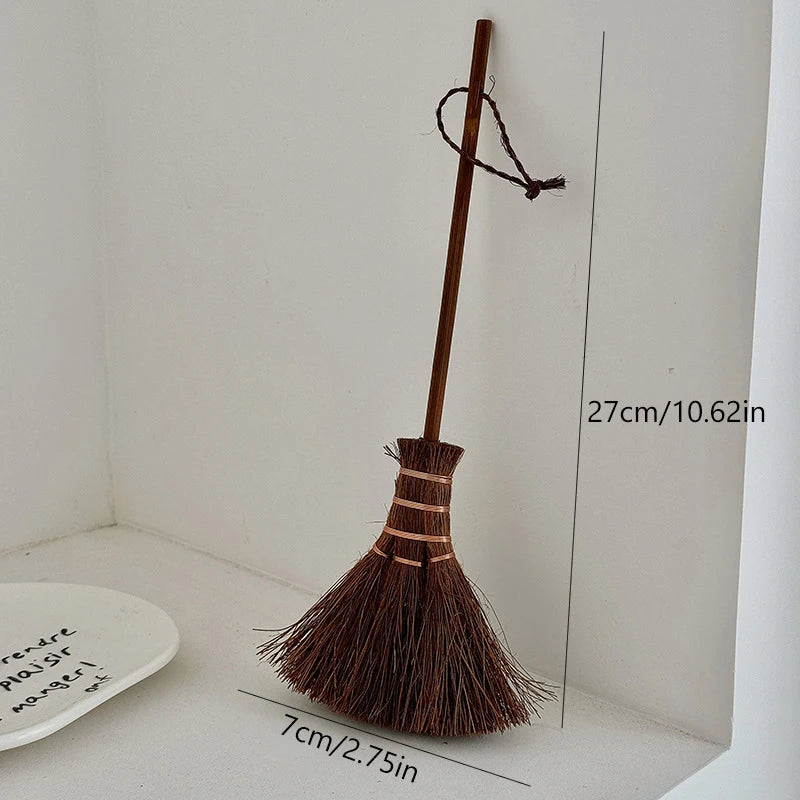 Desktop Broom Creative Simple Household Mini Multi-purpose Cleaning Small Broom Window Crevices Brush Vintage Palm Bristle Brush