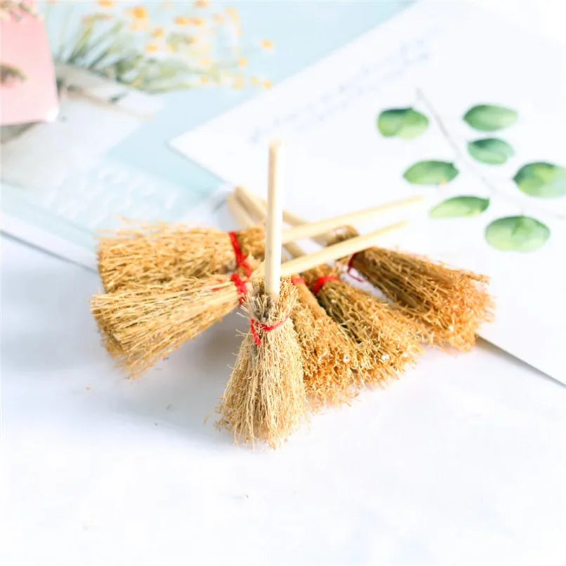 1/6pcs Mini Broom Witch Straw Brooms DIY Hanging Ornaments for Halloween Party Decoration Costume Props Dollhouse Accessories
