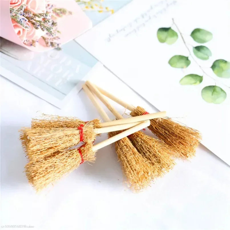 1/6pcs Mini Broom Witch Straw Brooms DIY Hanging Ornaments for Halloween Party Decoration Costume Props Dollhouse Accessories