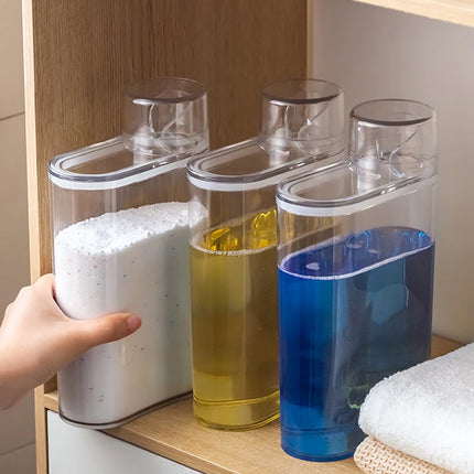 Bouteille distributrice de lessive transparente avec réservoir fermé