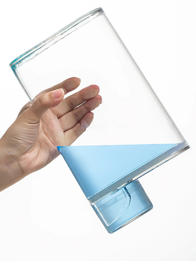Bouteille distributrice de lessive transparente avec réservoir fermé