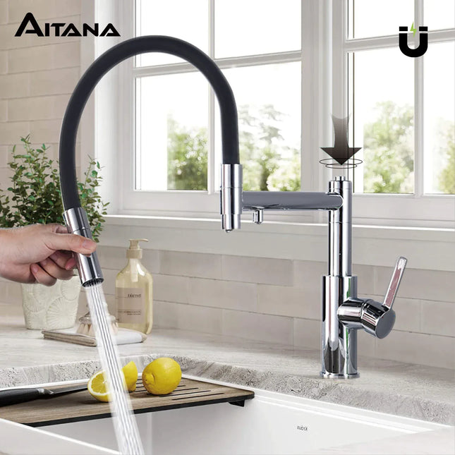 Robinet de cuisine luxueux en laiton chromé avec une seule poignée pour l'eau chaude et froide. Design simple. Douchette extractible avec robinet d'évier à eau filtrée.