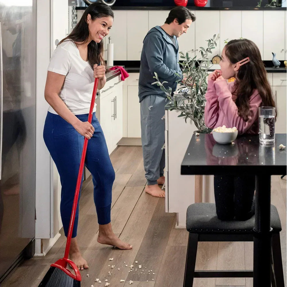 Pet Pro Power Corner Broom with Step On Dust Pan Pet Hair Cleaning Anti-Static Combs Hands-Free Dust Pickup Dual Bristle