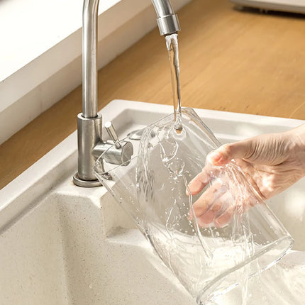 Bouteille distributrice de lessive transparente avec réservoir fermé
