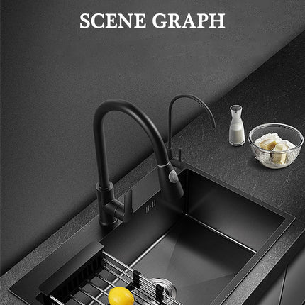 Évier de cuisine rectangulaire DQOK en acier inoxydable avec bac à vaisselle, panier d'égouttage et tuyau de vidange.