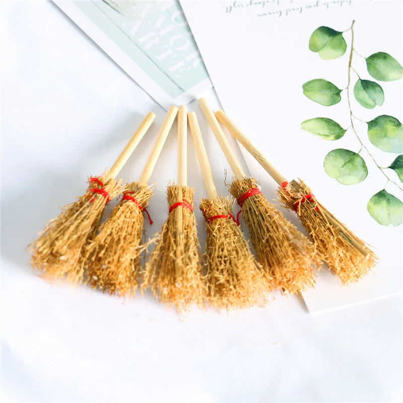 1/6pcs Mini Broom Witch Straw Brooms DIY Hanging Ornaments for Halloween Party Decoration Costume Props Dollhouse Accessories